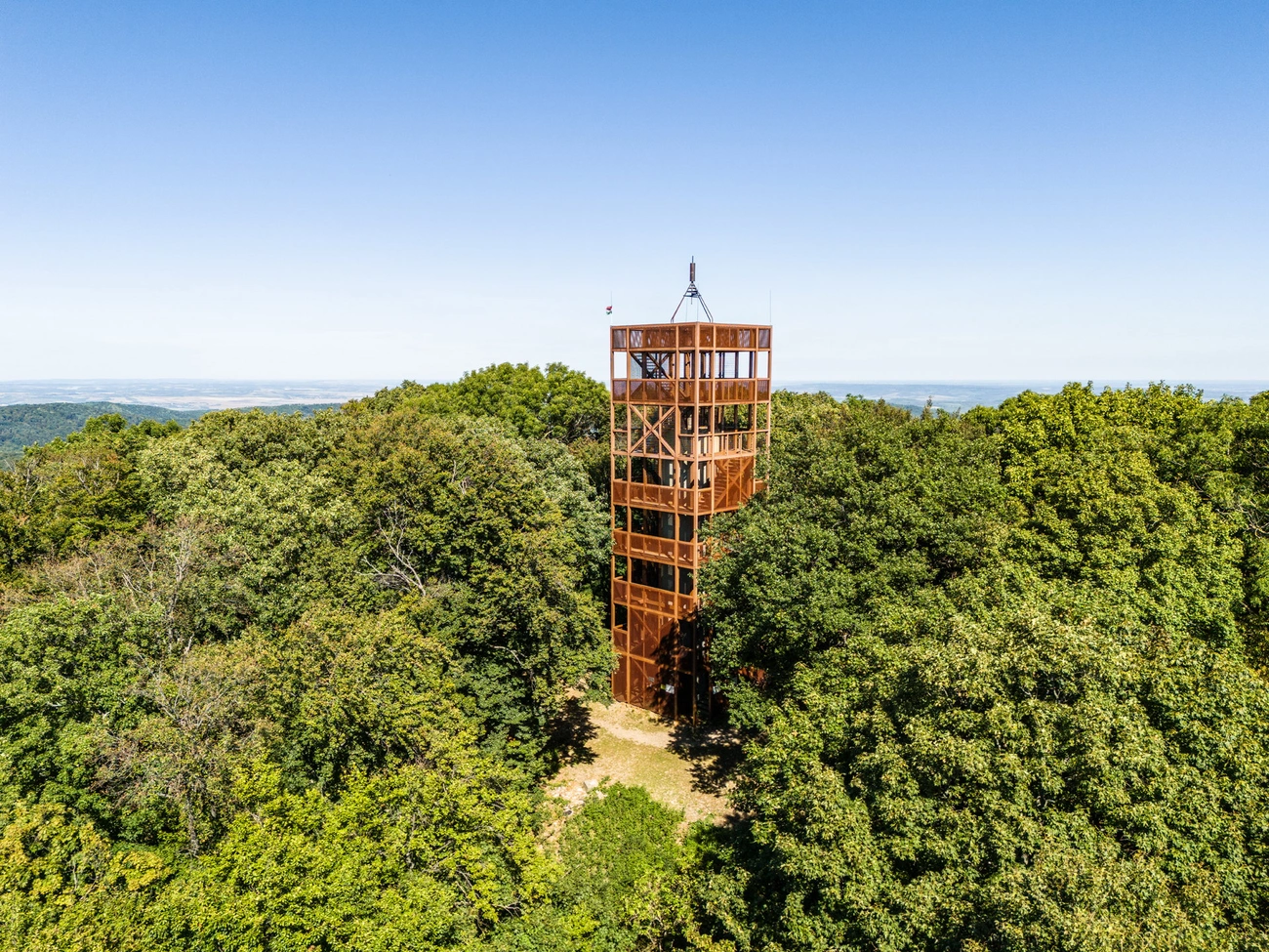  A Mecsekben magasodó Zengő-kilátó kapta a legtöbb szavazatot, 2025-ben elnyerve ezzel az Év kilátója címet. Fotó: Facebook/Aktív Kalandor