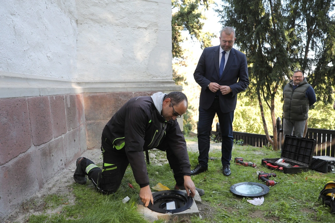 avasi-templom-kivilagitas3.jpg