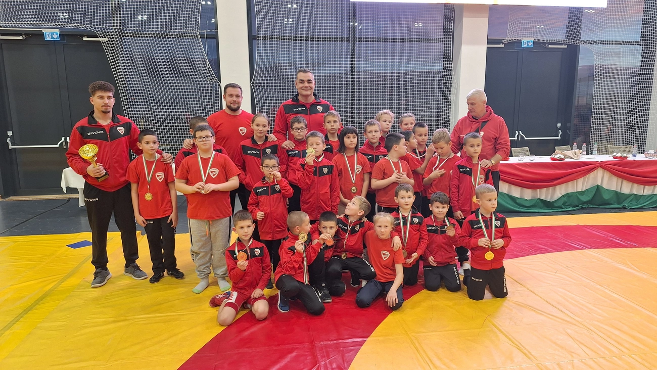 A diósgyőri U10-es, U11-es és U13-as csapat egy része. Fotó: magánarchívum