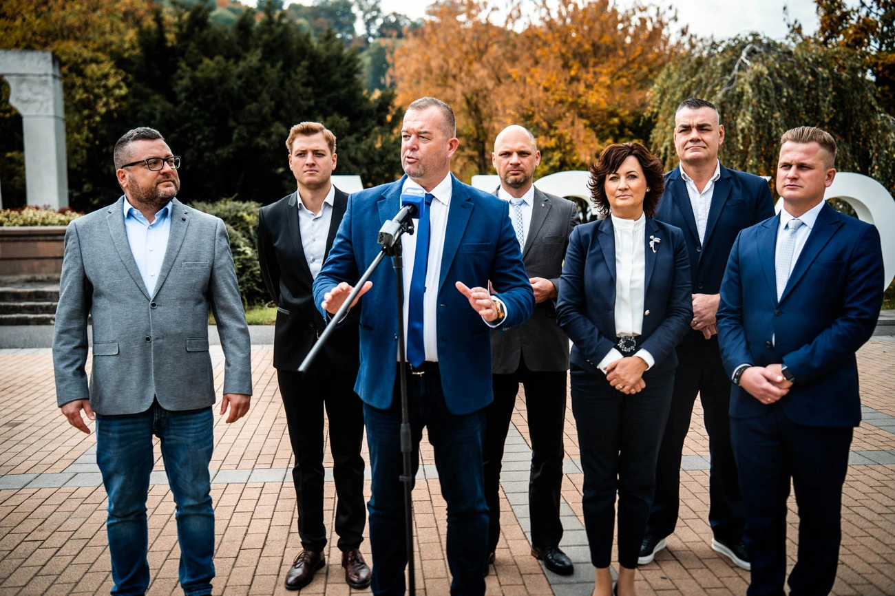 alairas_gyujtes_fidesz_sajtotajekoztato_251015_hcs_web-2.jpg
