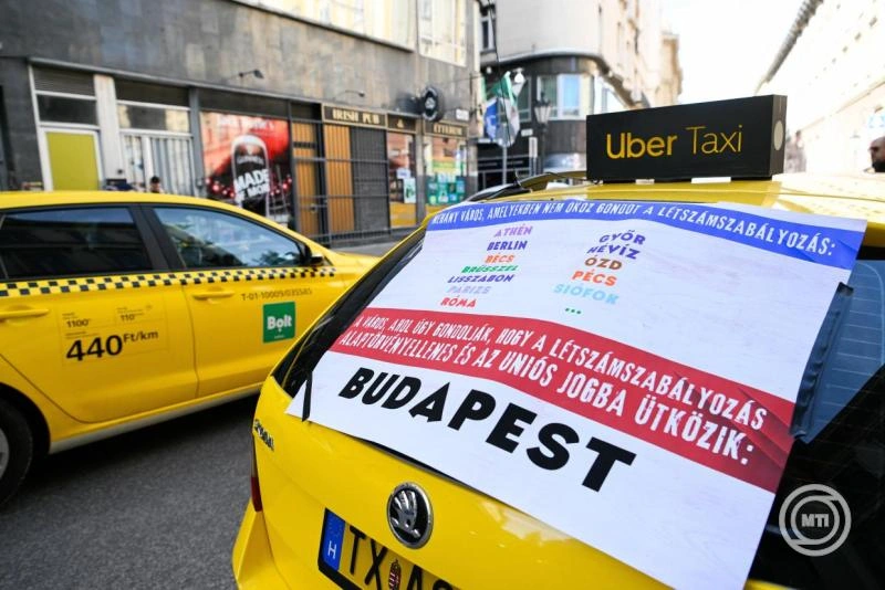 budapest_taxi_tuntetes_251029_mti.jpg