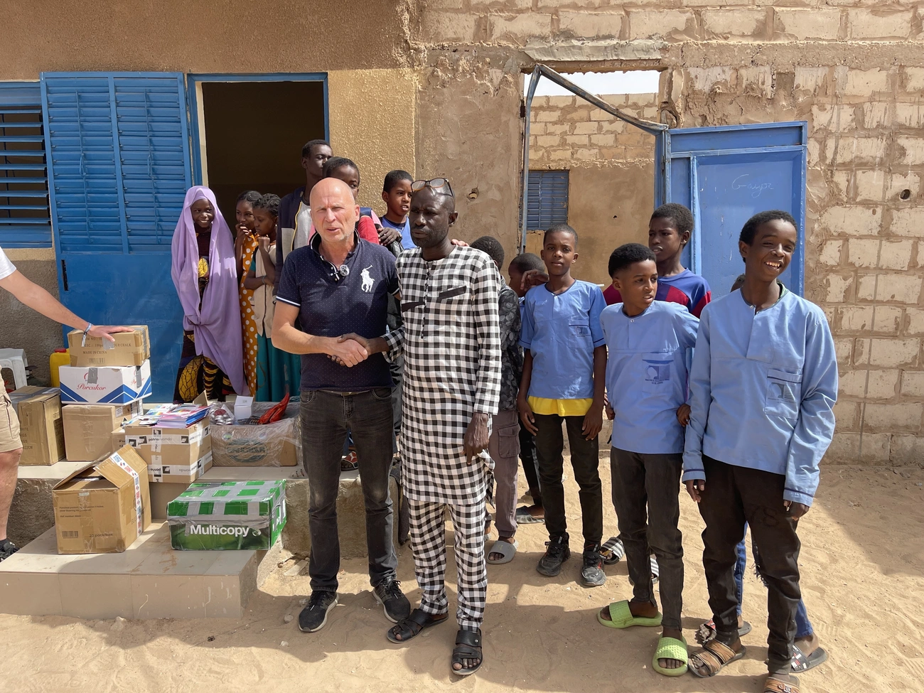 Halmi István 2024-ben az általuk támogatott afrikaiak között. Fotó: magánarchívum