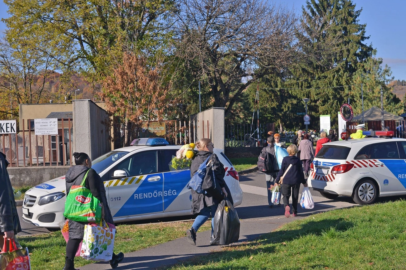 Szentpéteri kapui temető, rendőrség, Osztie