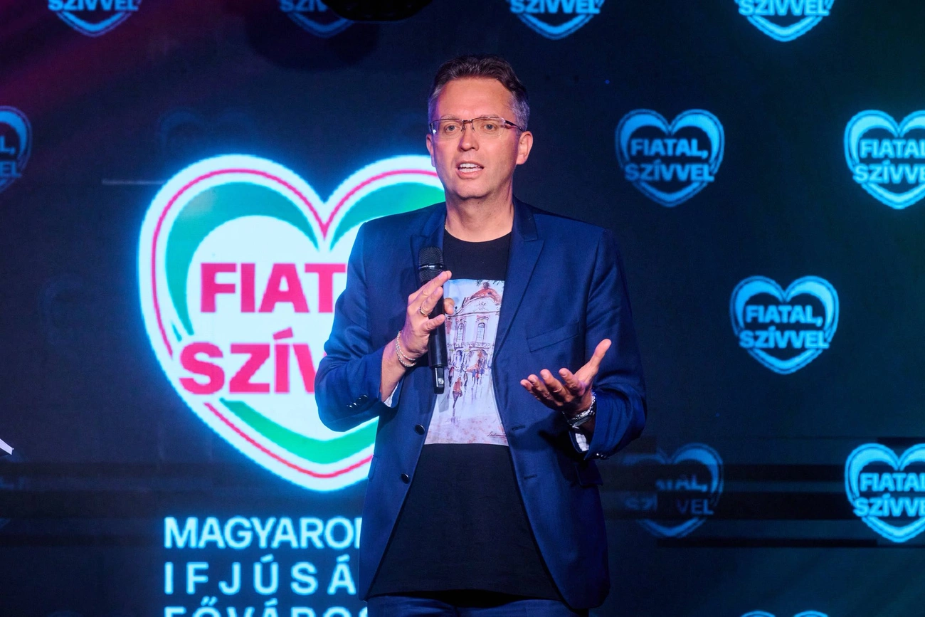 Magyarország Ifjúsági Fővárosa pályázat, Hankó Balázs, KIM Facebook