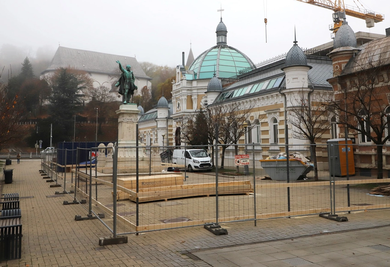 erzsebet_ter_epitkezes_251111ml-1.JPG