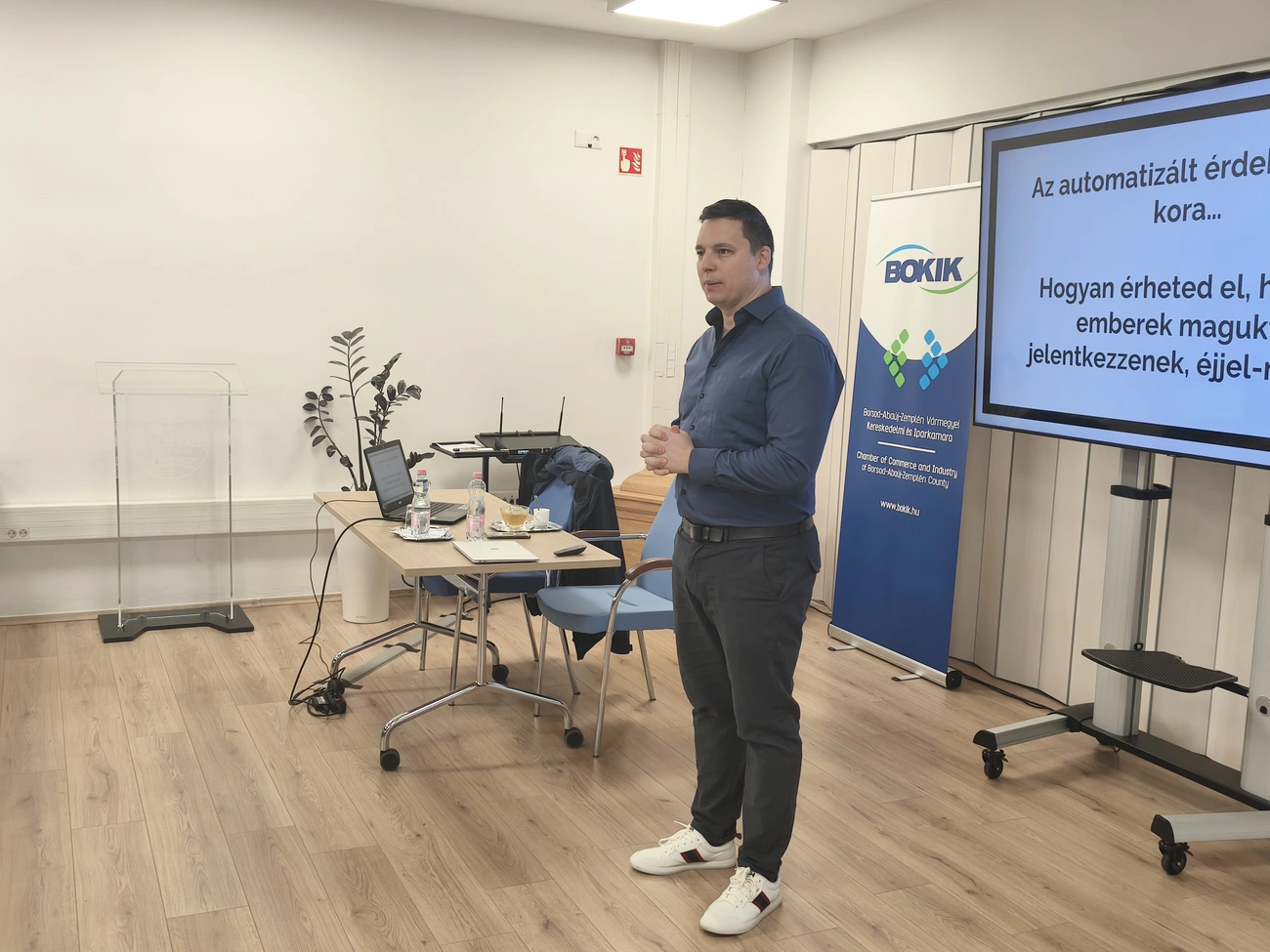  Automatizált érdeklődésgenerálást tanultak a vállalkozók Miskolcon. Fotó: BOKIK