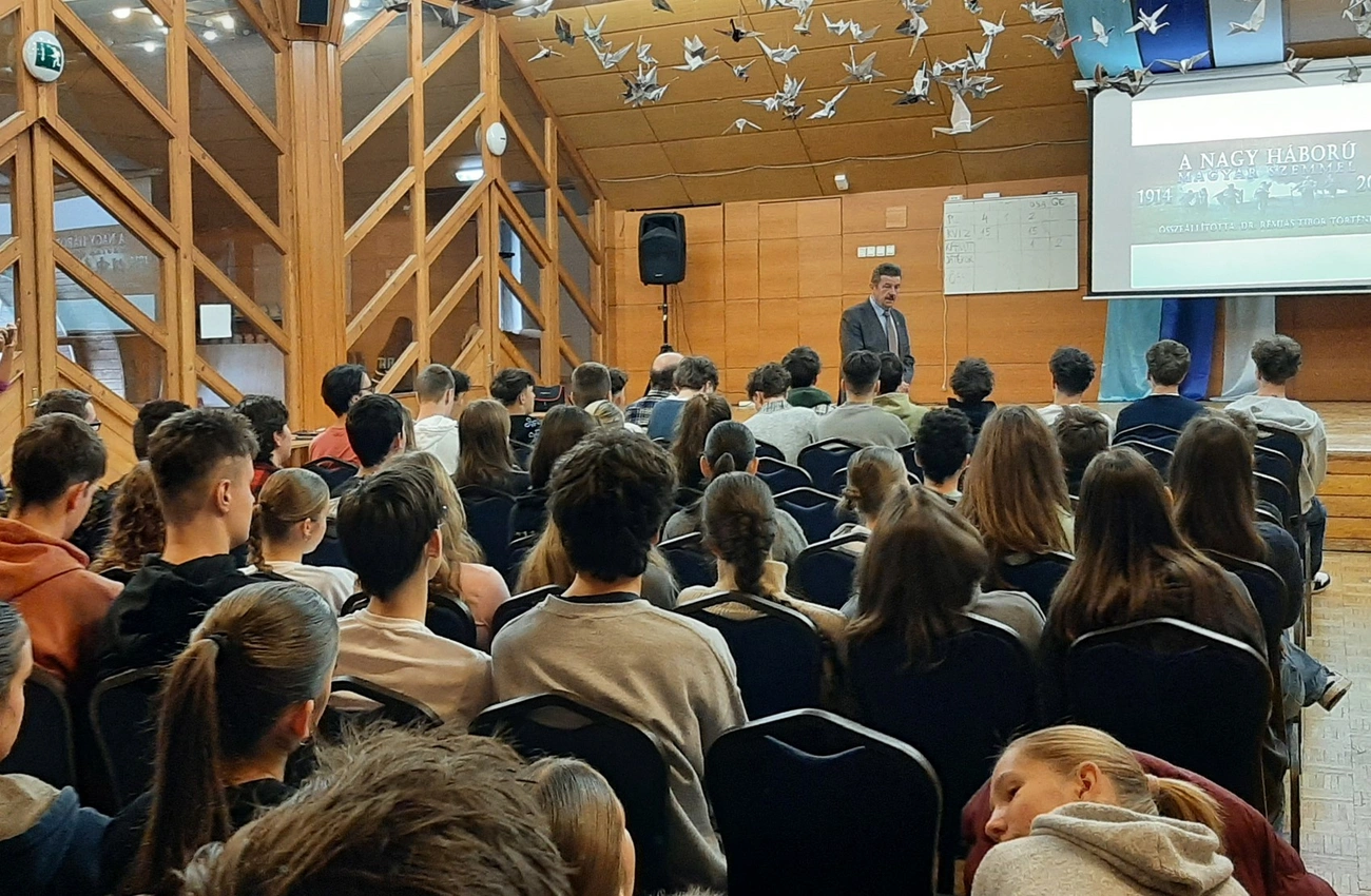 Tizeshonvéd kiállítás