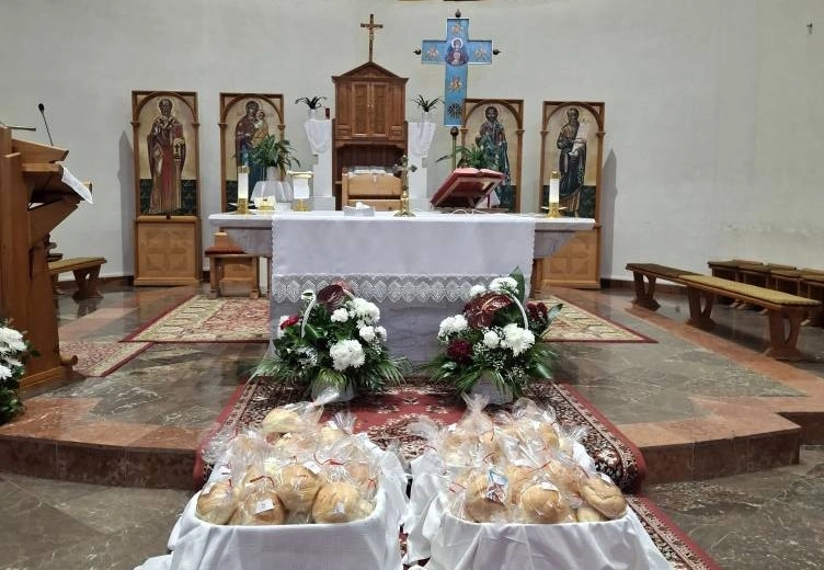 szent_erzsebet_kenyerek_az_avas-deli_romai_katolikus_templomban_facebook.jpg