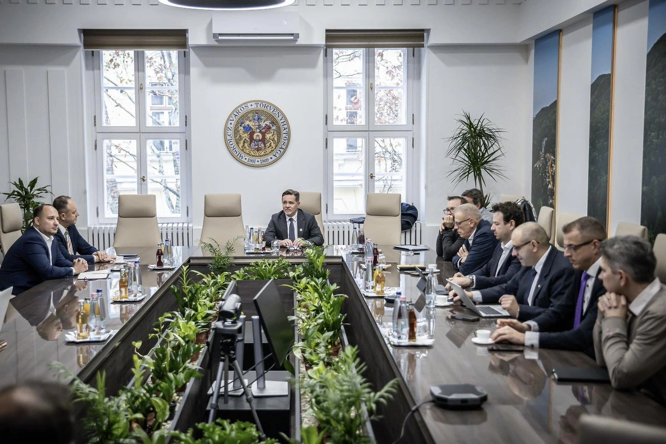 Műveletek 587849321_122229835574129106_8071874109010423116_n.jpg (179.11 KB)