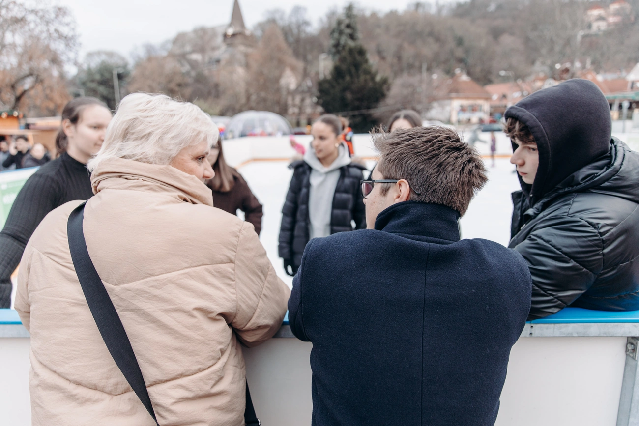 rogosz_adventi_fenyesk_start11_28-009.jpg (2.7 MB)