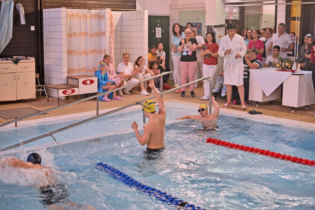 úszóverseny