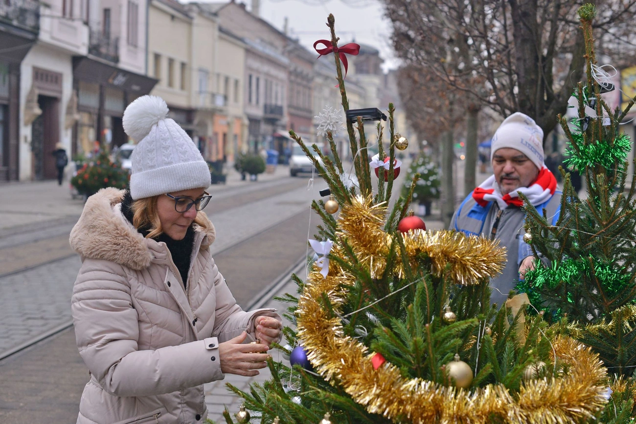 karácsonyfadíszítés