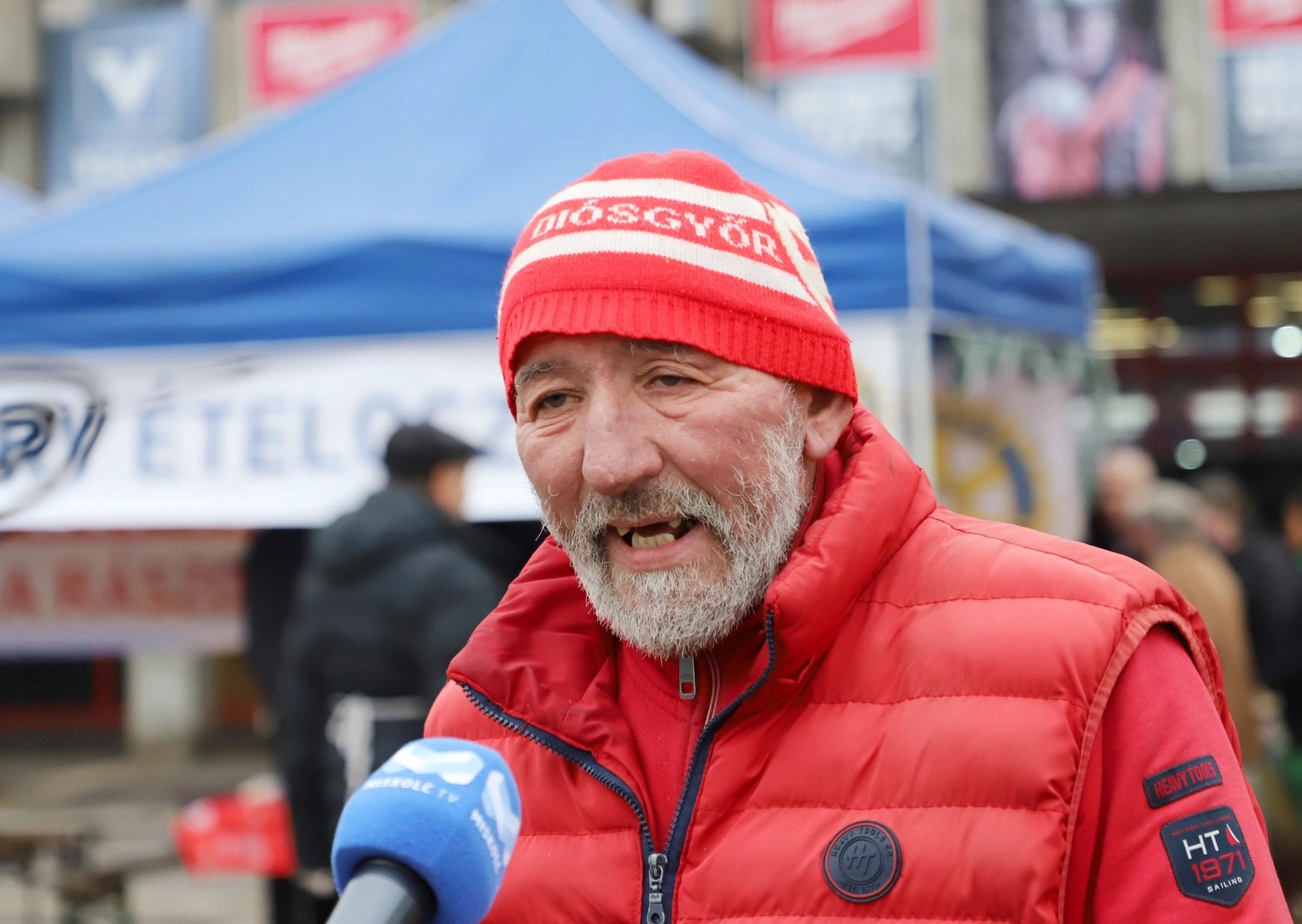 Szamkó József, Rotary ételosztás. Fotó: Mocsári László