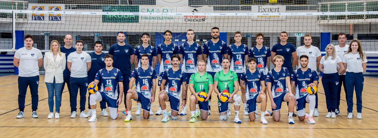 A MEAFC-Peka Bau együttese. Fotó: magánarchívum  