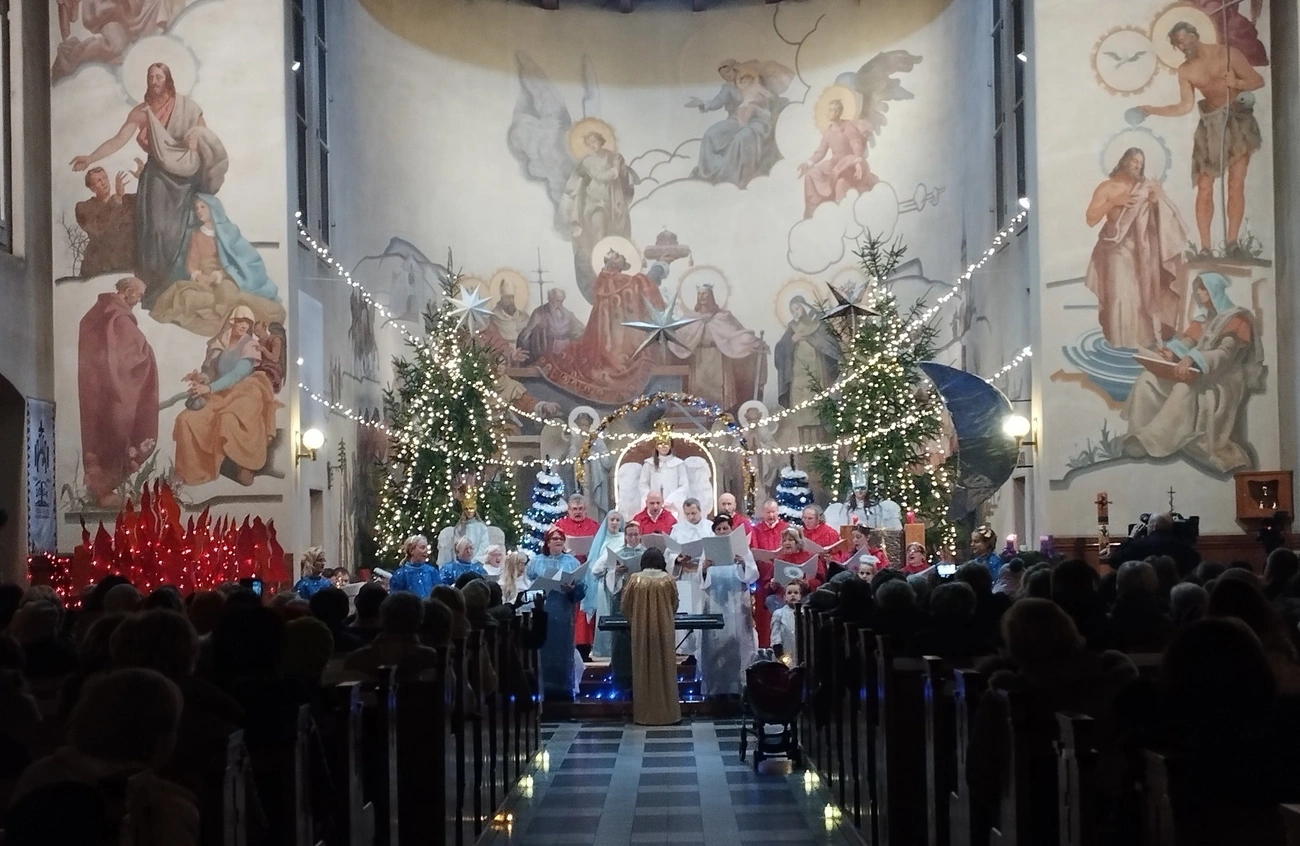 Adventi koncert a selyemréti róm. kat. templomban. Facebook