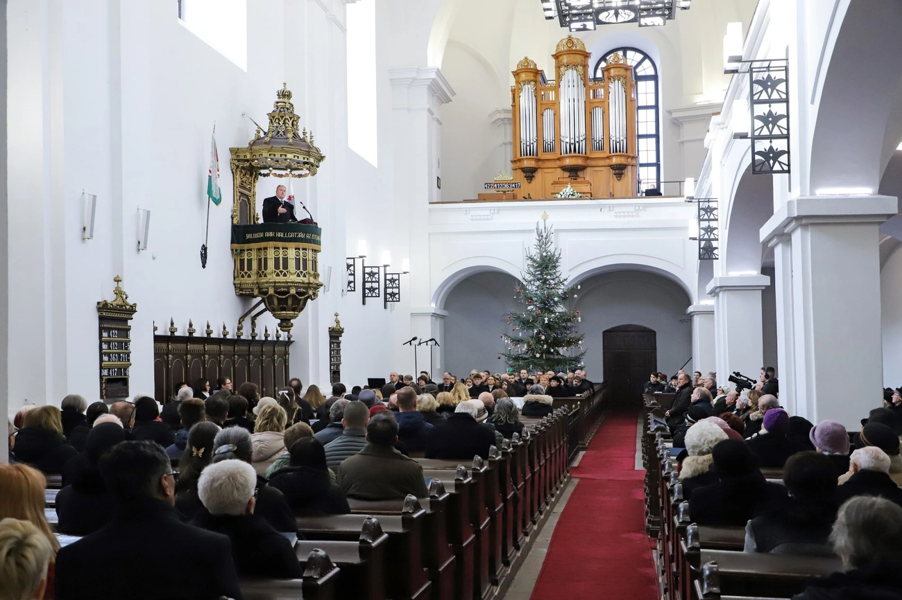 reformatus_istentisztelet_251225ml-9.jpg (389.65 KB)