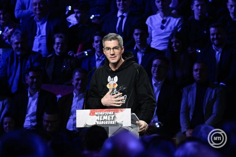 Kocsis Máté, a Fidesz frakcióvezetője beszédet mond a Digitális Polgári Körök által szervezett háborúellenes gyűlésen a miskolci DVTK Arénában 2026. január 17-én. MTI/Miniszterelnöki Kommunikációs Főosztály/Fischer Zoltán