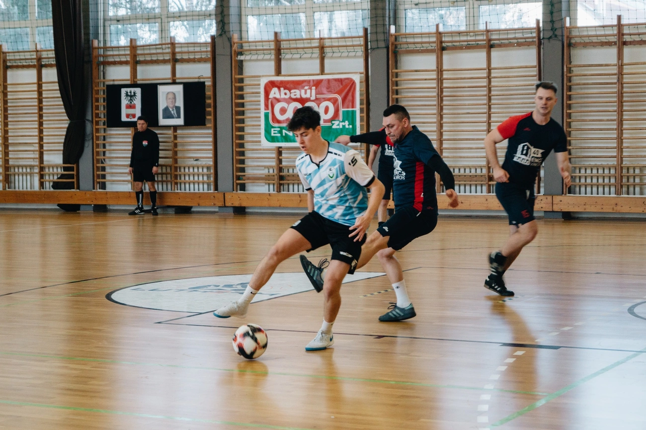A miskolci Agárdy Norbert bűvöli a labdát. Fotó: magánarchívum
