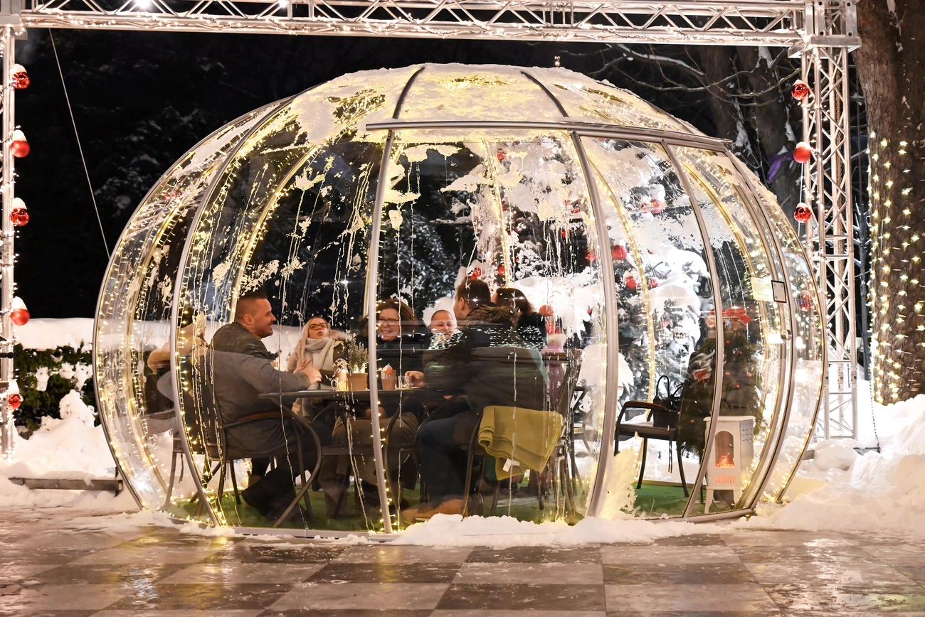 Délidő Igloo terasz