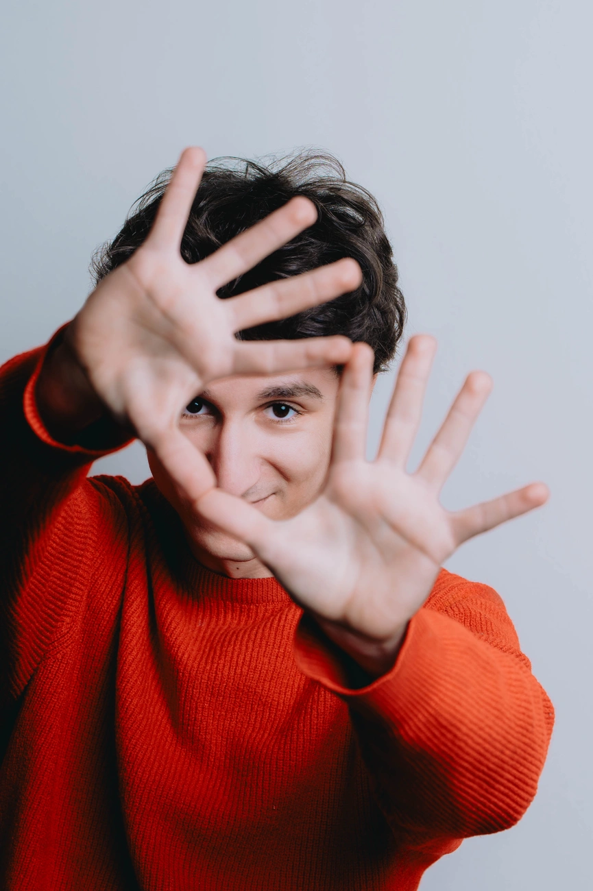 Szimfi Magyar Valentin álló