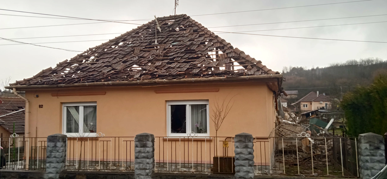 Hatalmas robbanás történt szerda reggel Perecesen. Fotó: Osztie Tibor