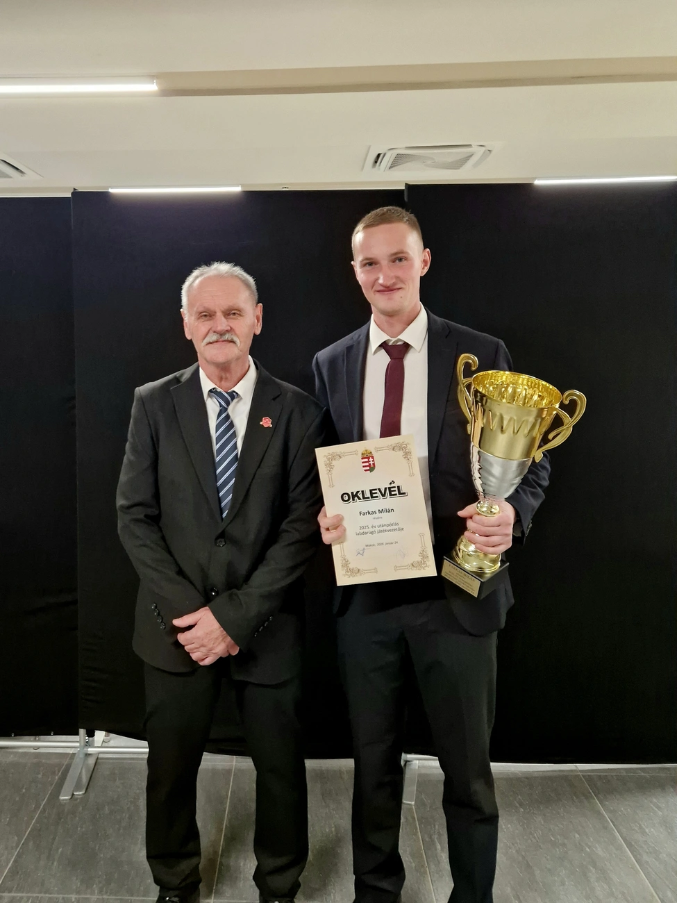 : farkas-milan-jobbrol.jpg