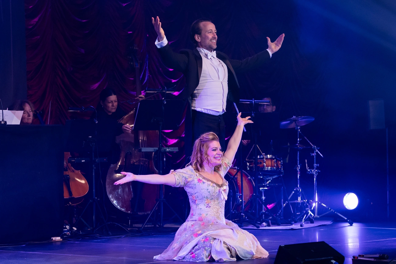 Házhoz megy az Operett3