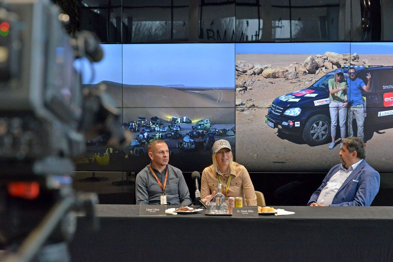 Simon Réka és Lippai Gábor élménybeszámolója a Budapest-Bamako Raliról. Fotó: Osztie Tibor