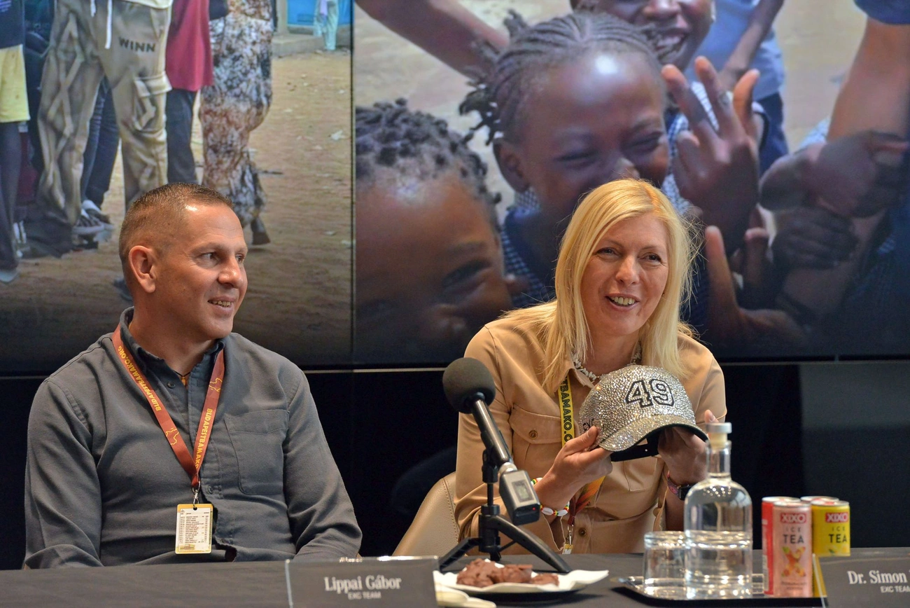 Simon Réka és Lippai Gábor élménybeszámolója a Budapest-Bamako Raliról. Fotó: Osztie Tibor