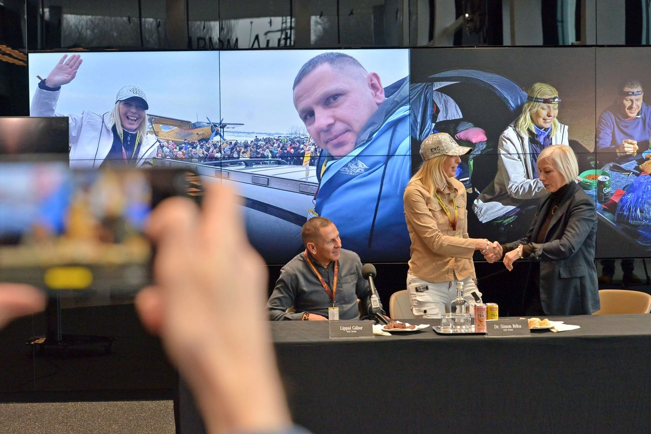 Csöbör Katalin országgyűlési képviselő is gratulált a miskolci párosnak. Fotó: Osztie Tibor