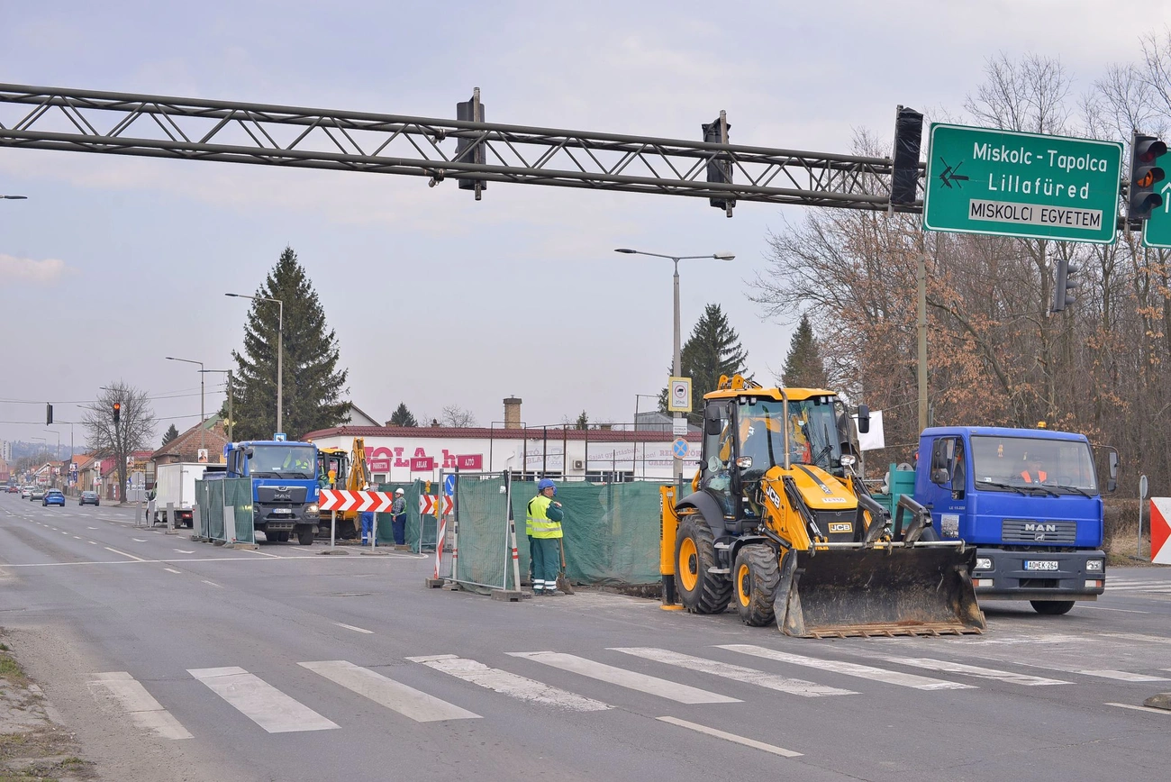 Csőcsere a Futó utcánál. Fotó: Osztie Tibor