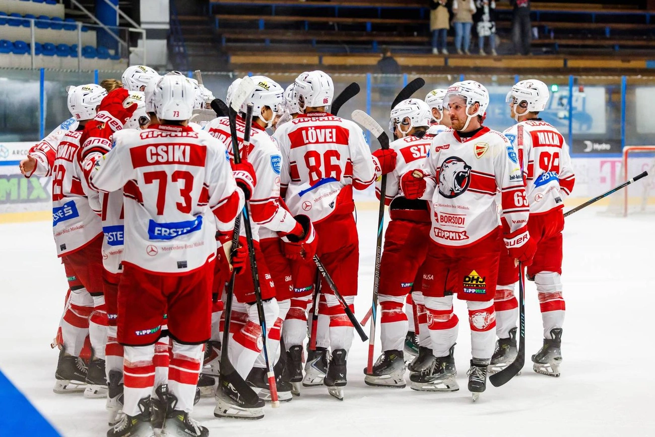 A piros-fehérek a legjobb négy közé jutásért küzdenek. Fotó: magánarchívum