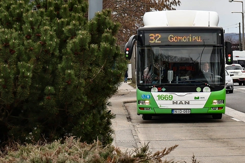 32-es_busz_tapolcai-elagazas_mvk.jpg