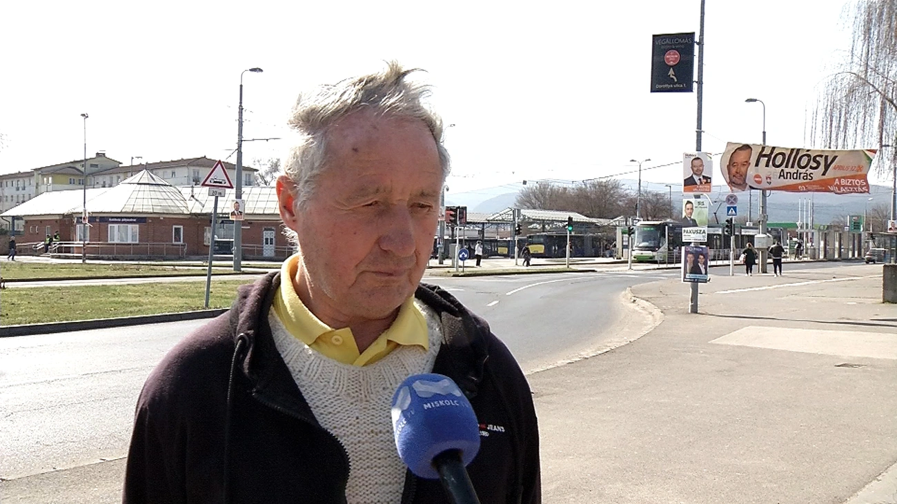 Újgyőri főtér utca embere. Fotó: Miskolc TV