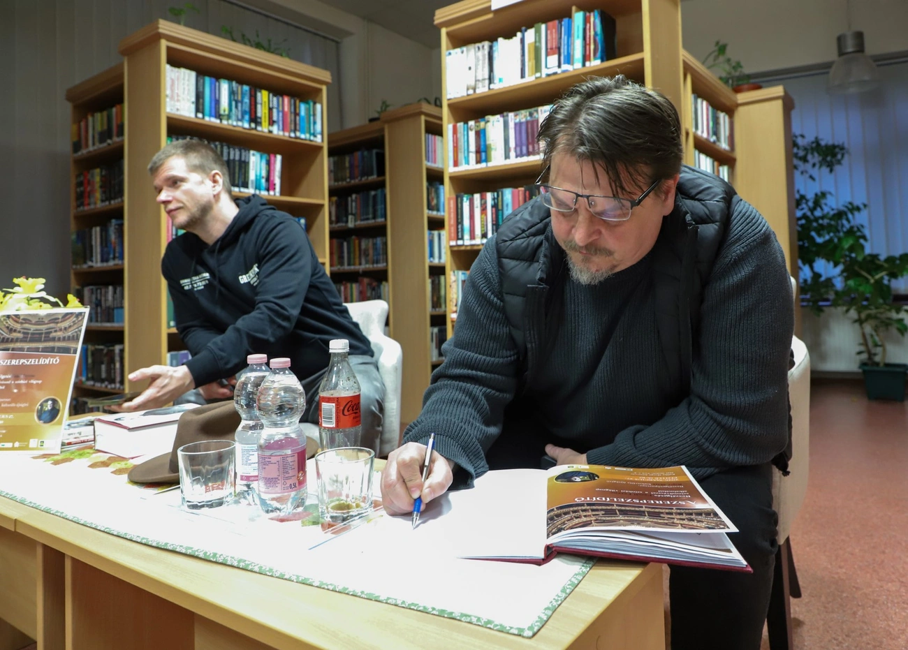 A színházi világnapról emlékeztek meg a Kaffka Margit Könyvtárban. Fotó: Mocsári László