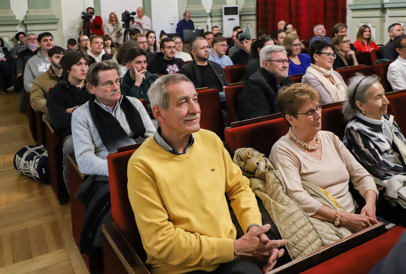 b_politologusok_valasztas_260401ml-2.jpg (436.56 KB)