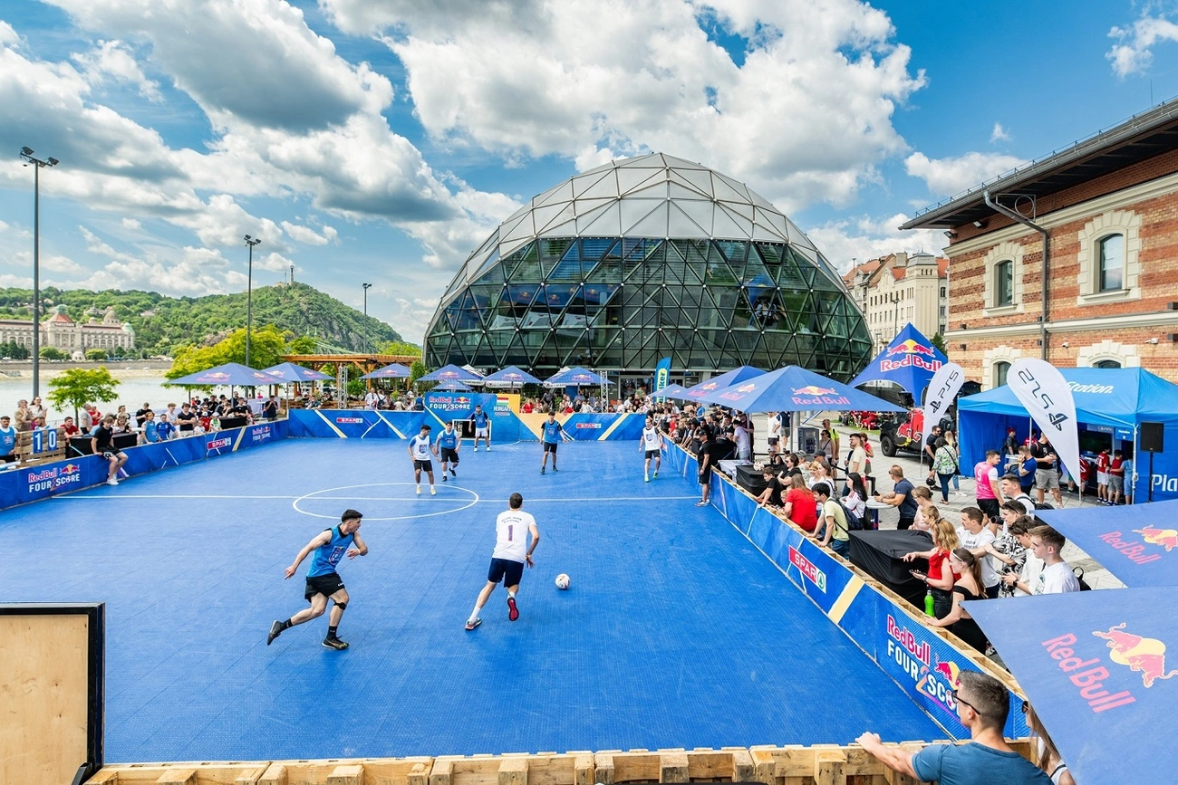 Red Bull Four Score 2, kispályás foci. Fotó: magánarchívum