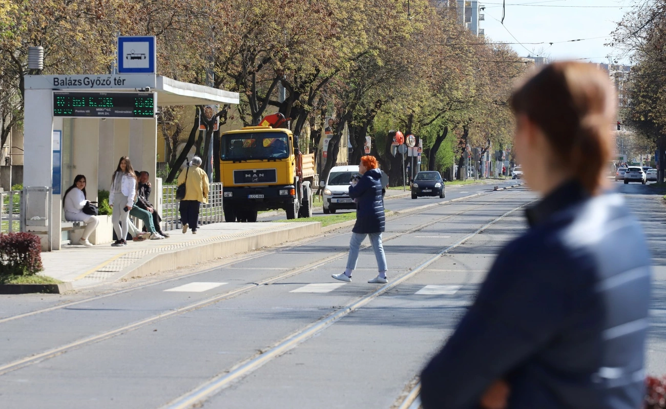 e: gyori_kapu_kozlekedes_parkolas_260408ml-2.JPG