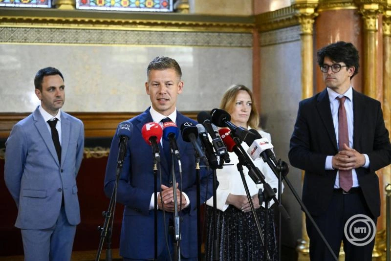 magyar_peter_parlament_260417_mti.jpg