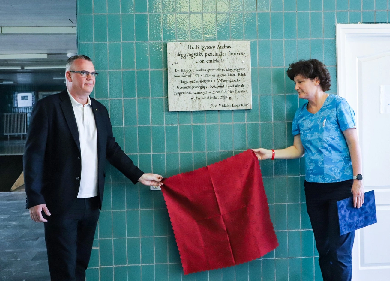 Emléktáblát avattak Dr. Kígyóssy Andrásnak. Fotó: Mocsári László