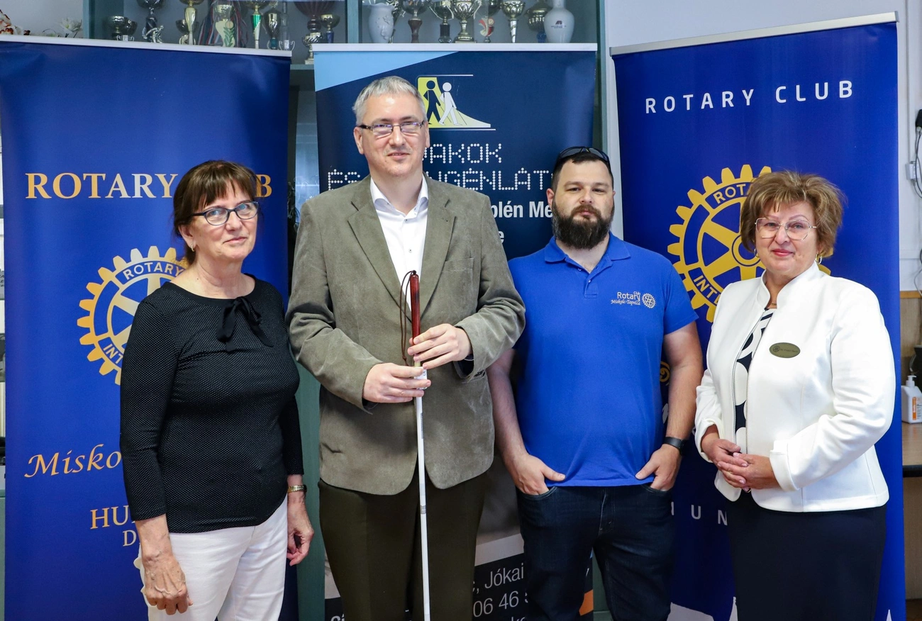 Vakok vizes blogg felújítása a Rotaryval. Fotó: Mocsári László