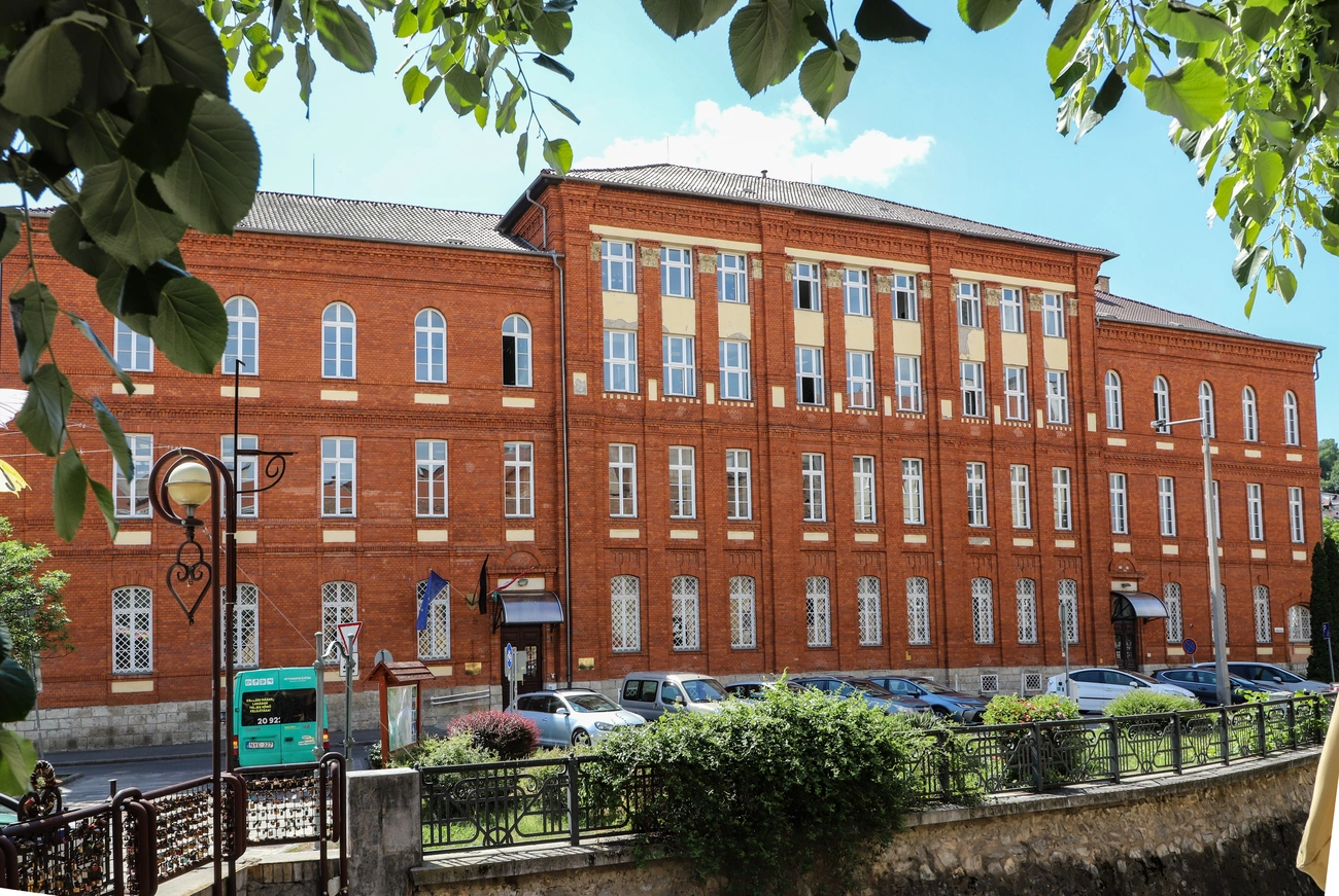 Akkor és most Kandia utca Nemzeti Adó- és Vámhivatal Borsod-Abaúj-Zemplén vármegyei igazgatóság. Fotó: Mocsári László