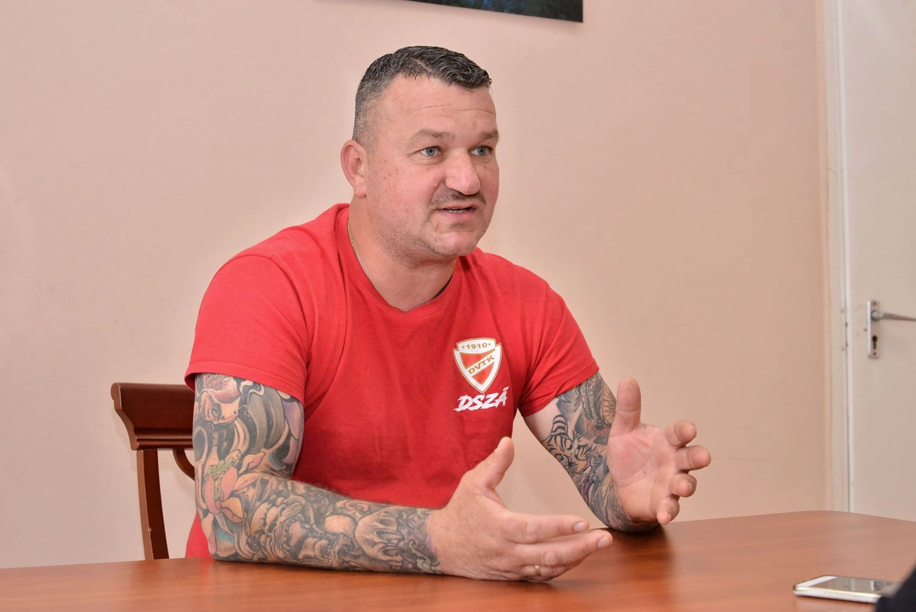 Csík Zoltán a szerkesztőségben. Fotó: Osztie Tibor