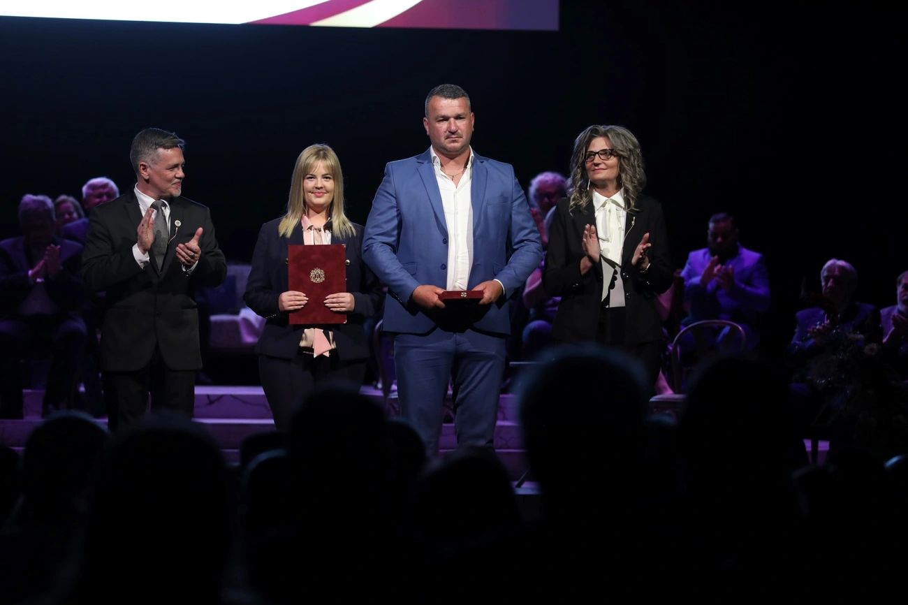 Pirk Dominika és Csík Zoltán az ünnepi közgyűlésen. Fotó: Juhász Ákos