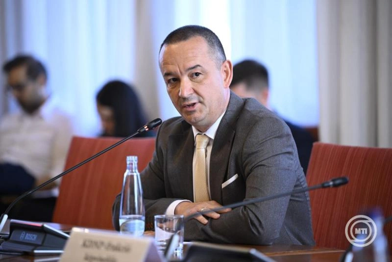 alaptörvény módosítás. Fotó: MTI