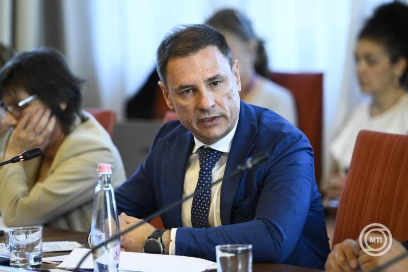 alaptörvény módosítás. Fotó: MTI