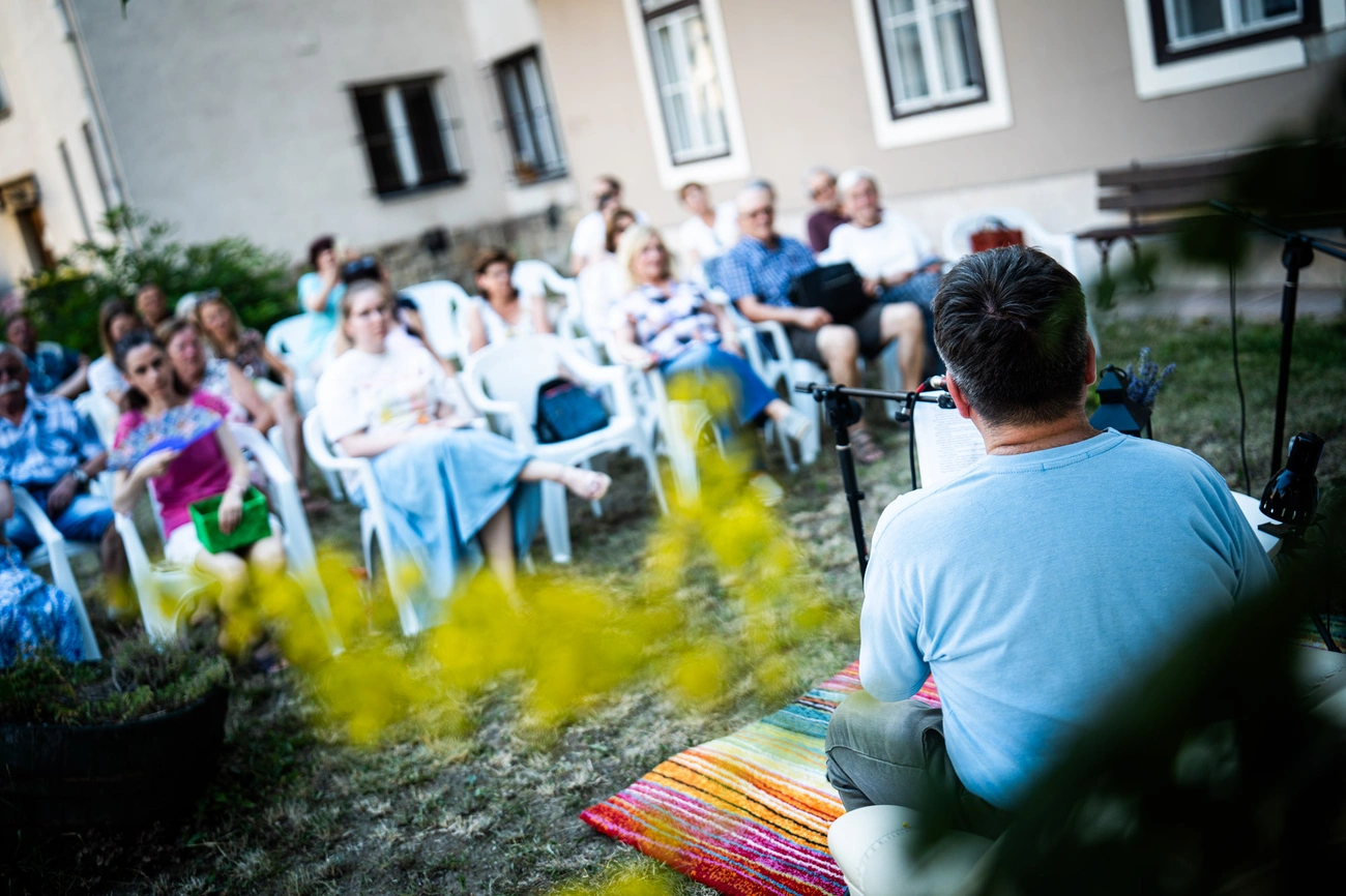 irodalmi_ejszaka_260626_hcs_web-9.jpg