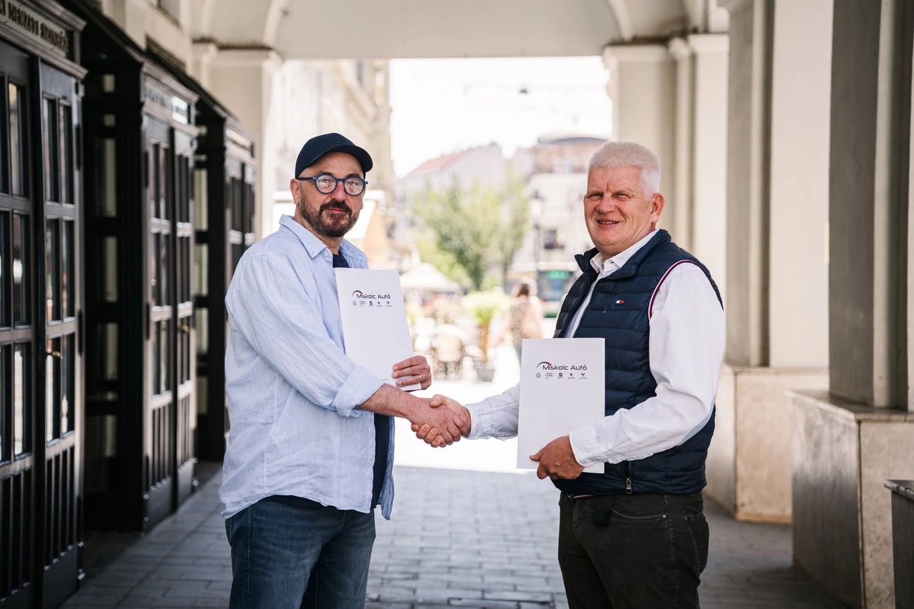 Miskolc Autó és Miskolci Nemzeti Színház együttműködése. Fotó: Miskolci Nemzeti Színház