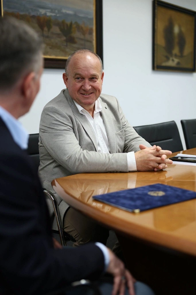 Búza László
