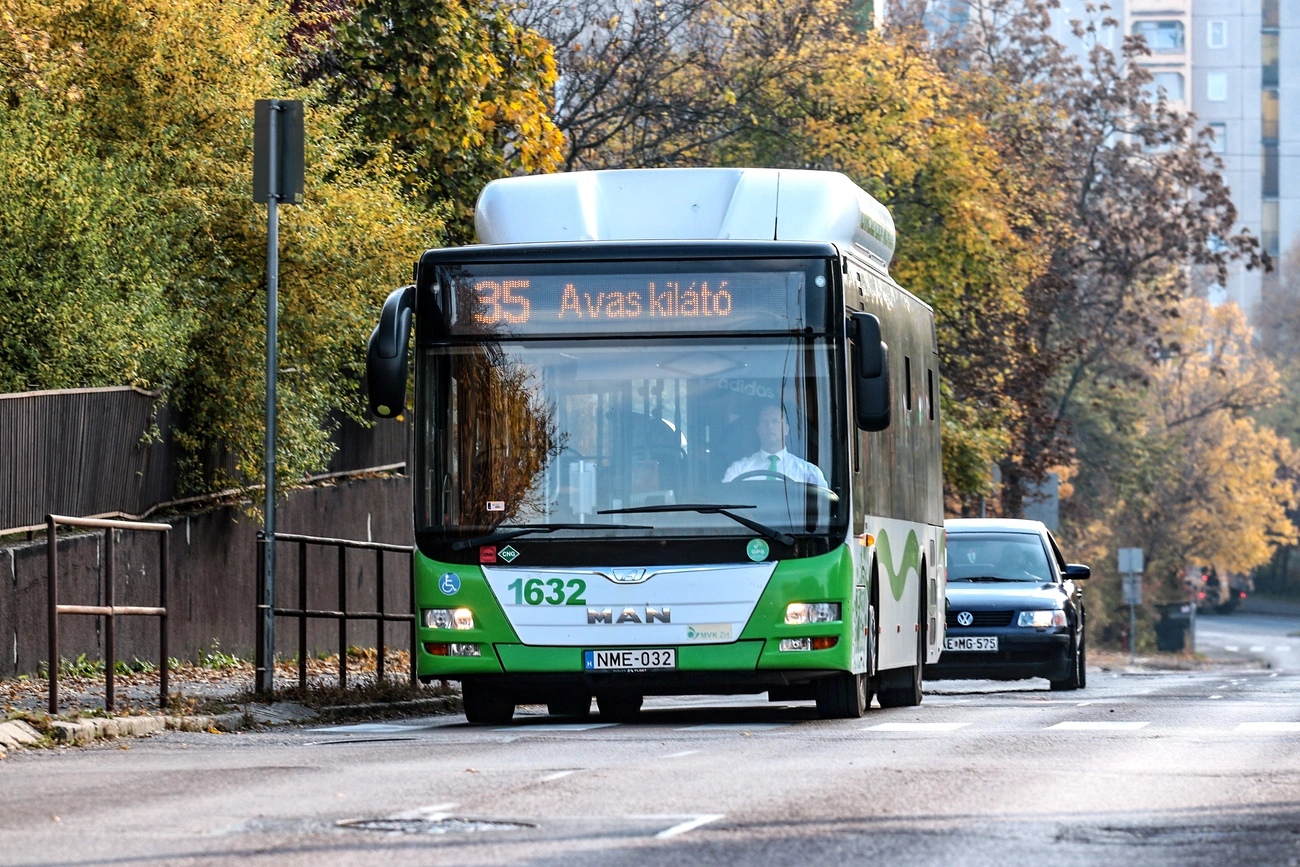 avas_busz_35_megallo_mvk.jpg